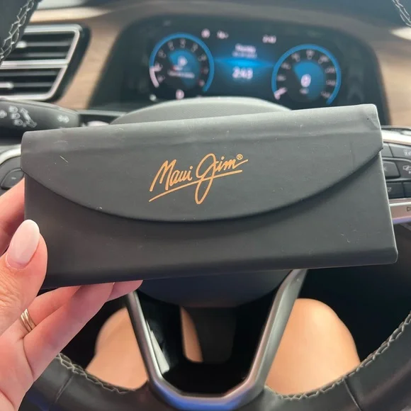 Maui Jim | Accessories | Maui Jim Black And Gold Sunglasses  display picture 1